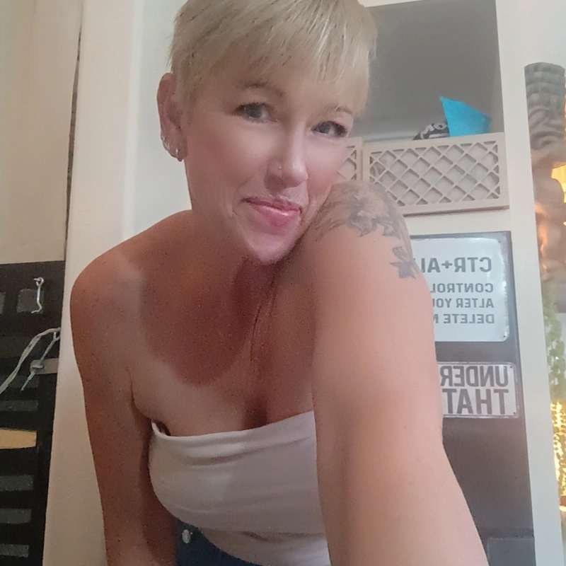 TrystHub - Escorts Houston - Modelo Josie TrystHub - Houston Escorts - Modelo Josie